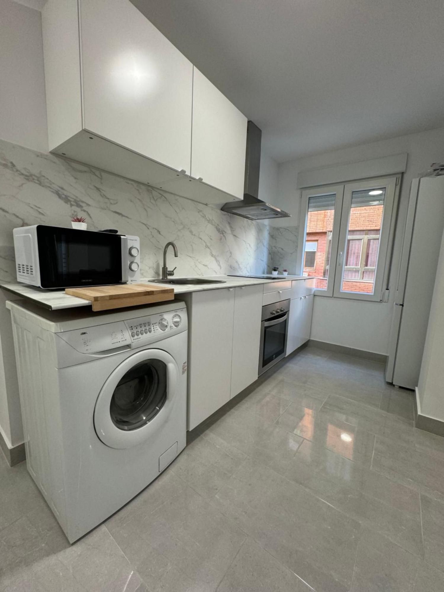 Africa En Centro Moderno Con Balcon Appartement Almansa
