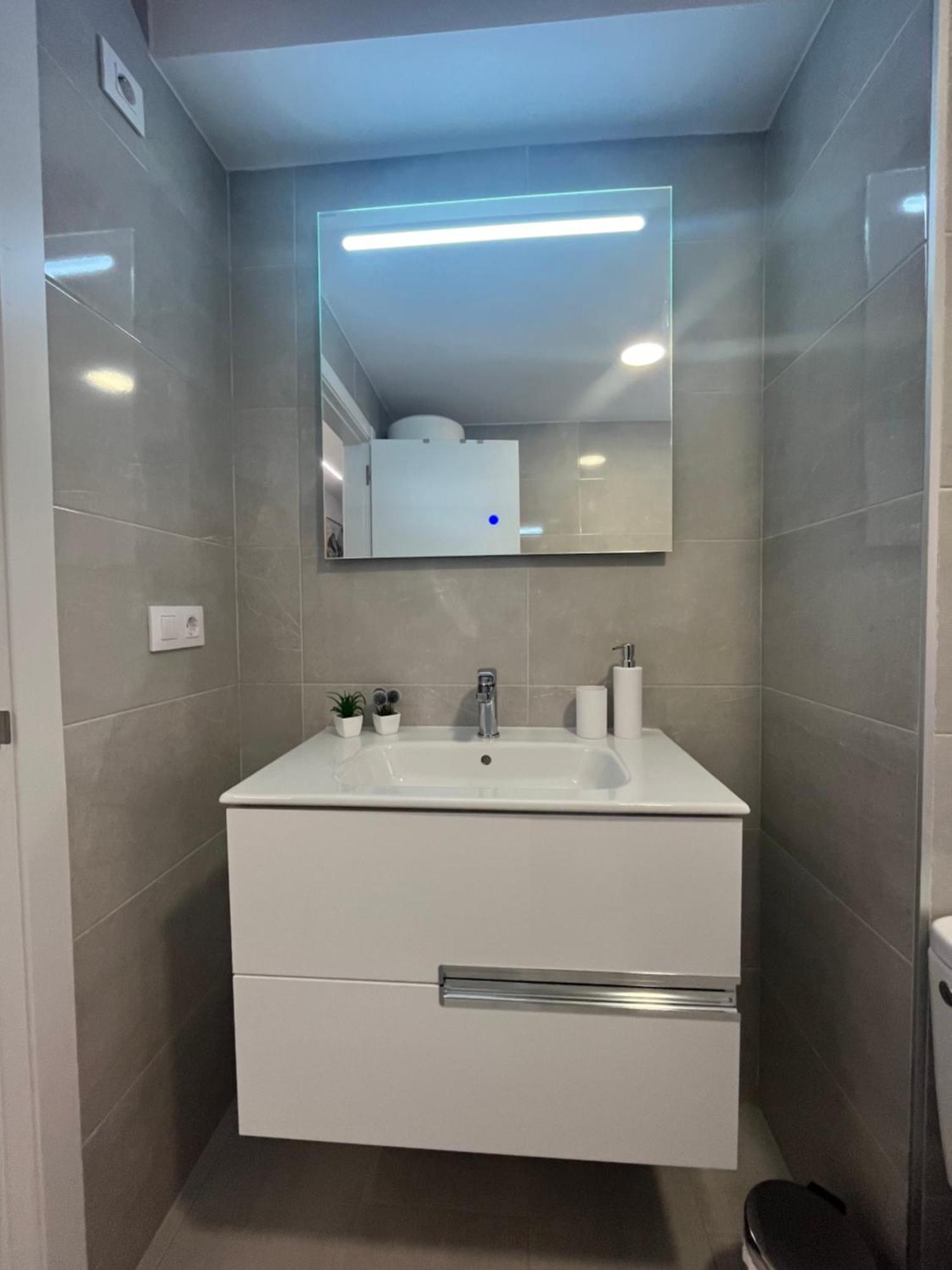 Appartement Africa En Centro Moderno Con Balcon *
